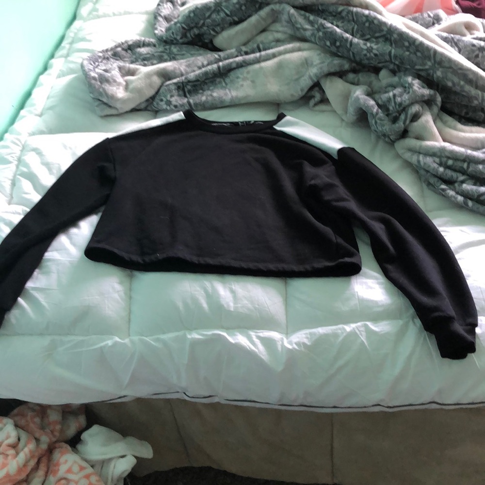 Cropped crew neck